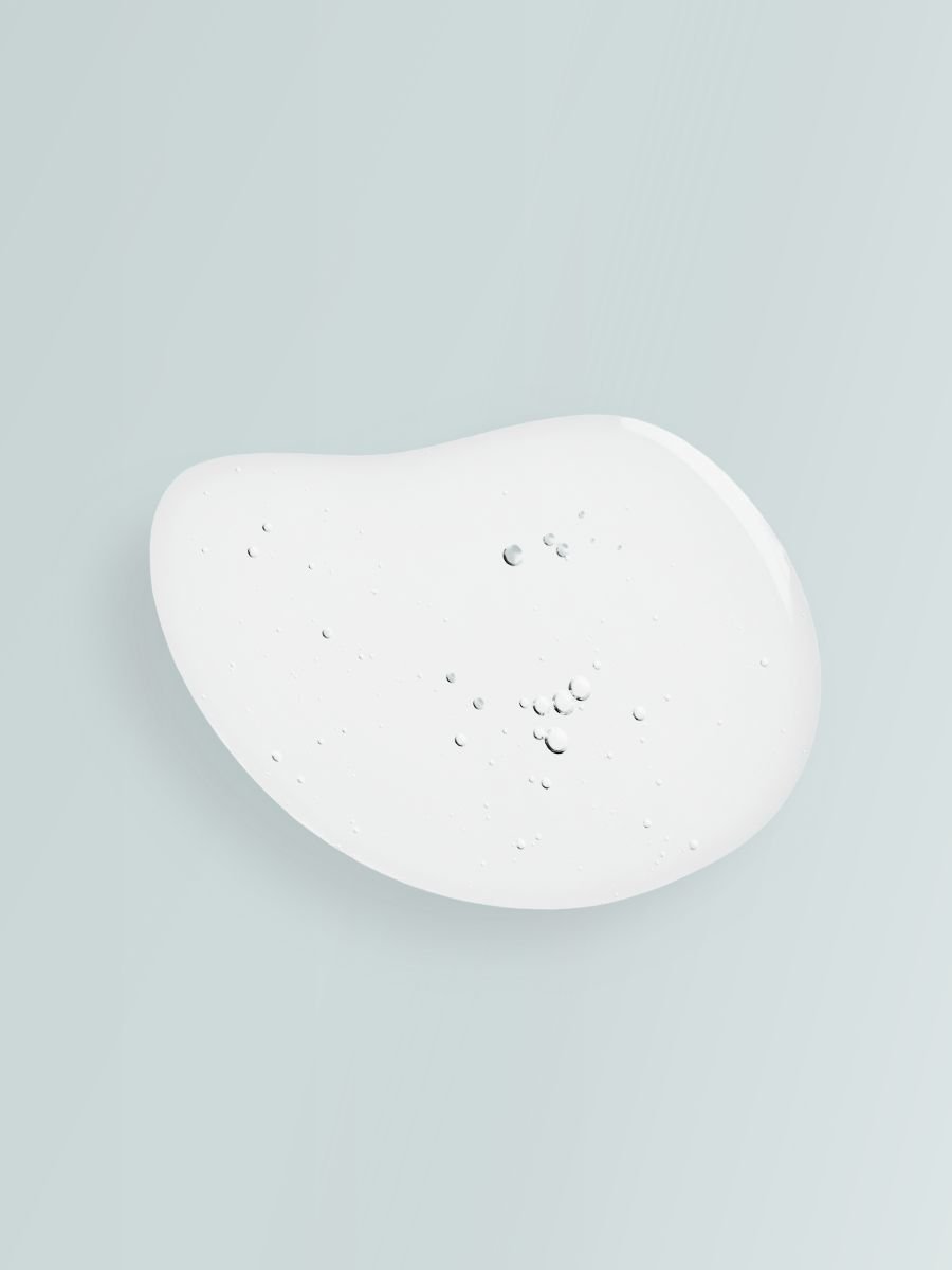 2. Close-up of Magrada Jasmine Shower Gel texture with bubbles, highlighting clear gel consistency