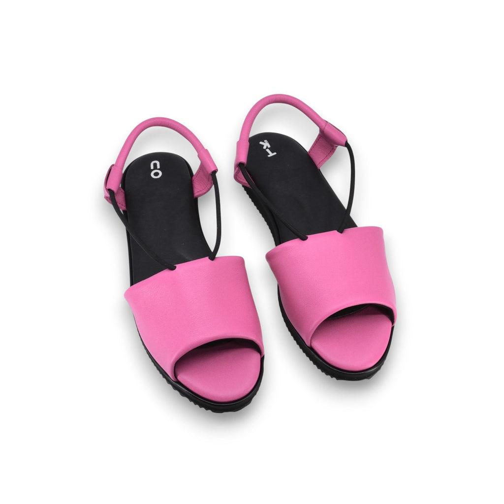 2. Top view of women's fuchsia TOKU Berlin sandals by Omaking, featuring leather upper and EVA rubber outsole