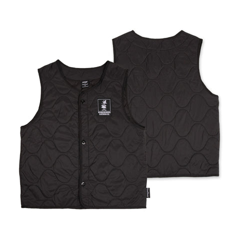 5. Front and back view of unisex black vest with wave quilting and NordicBuddies logo, on white background