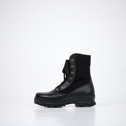 1. Samelin 598 Desert Boots Vibram in black, side view showcasing water-repellent leather and textile upper