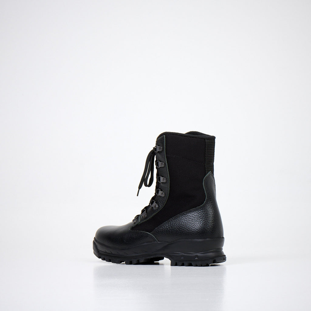 4. Opposite side view of Samelin 598 Desert Boots Vibram in black, showing leather and textile combination
