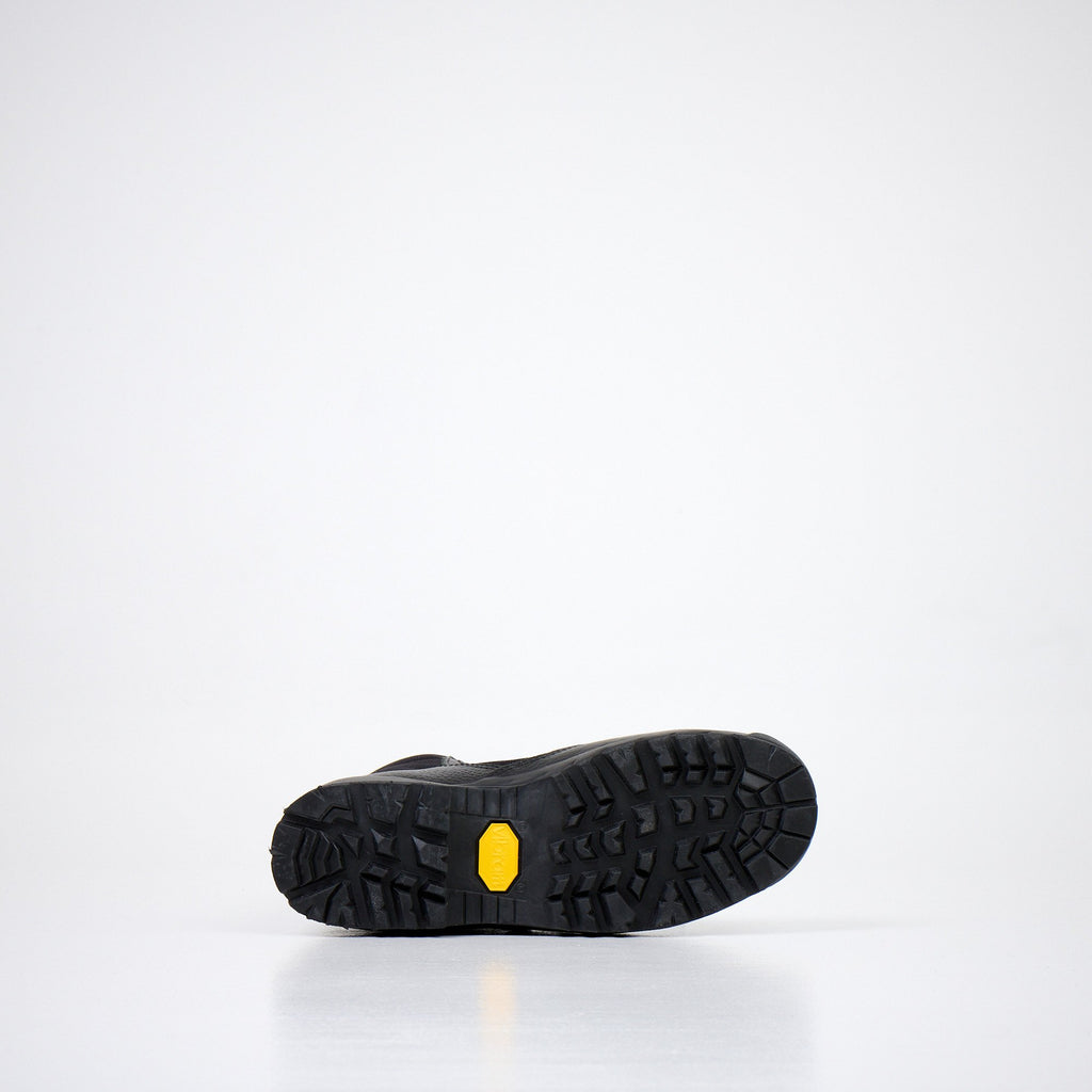 6. Bottom view of Samelin 598 Desert Boots Vibram, highlighting Vibram sole with yellow logo