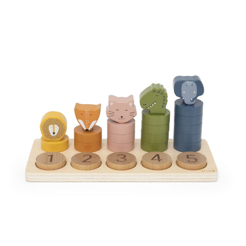 1. Wooden counting puzzle with animal figures and numbered coins on a wooden base