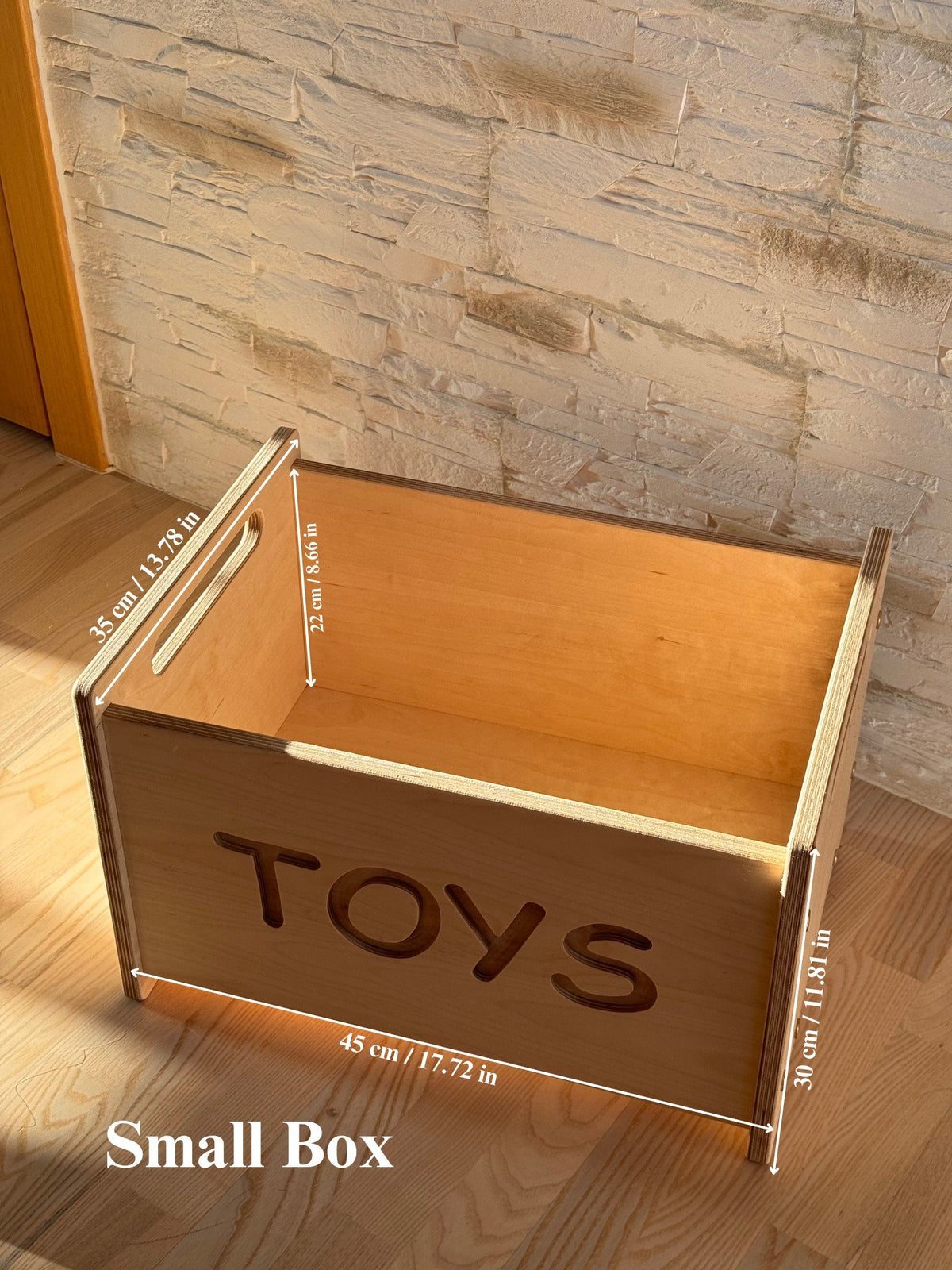 5. Size chart for small wooden toy box with dimensions 45 x 35 x 22 cm / 17.72 x 13.78 x 8.66 in